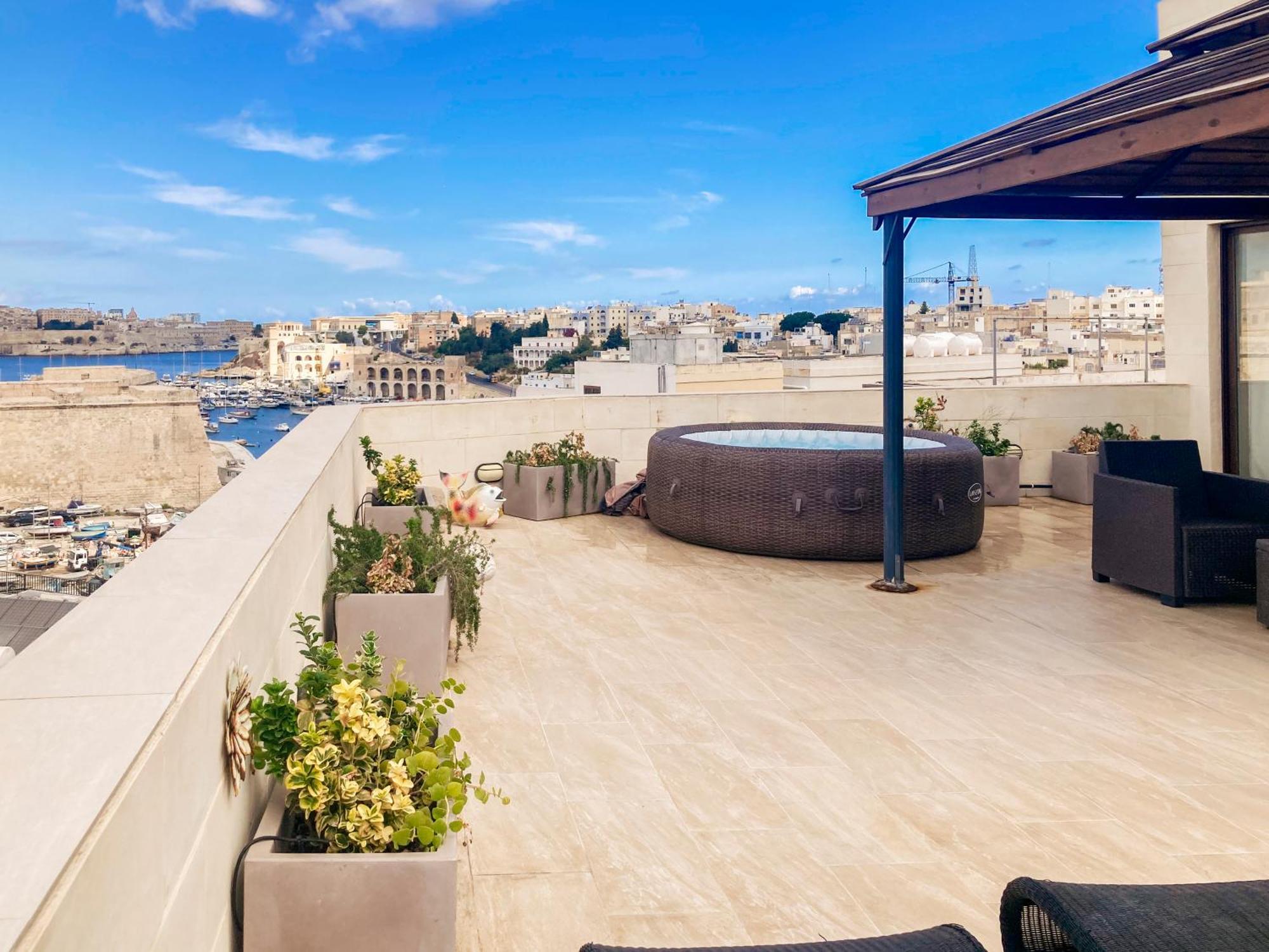 Valletta And Grand Harbour Lookout Kalkara Exterior photo